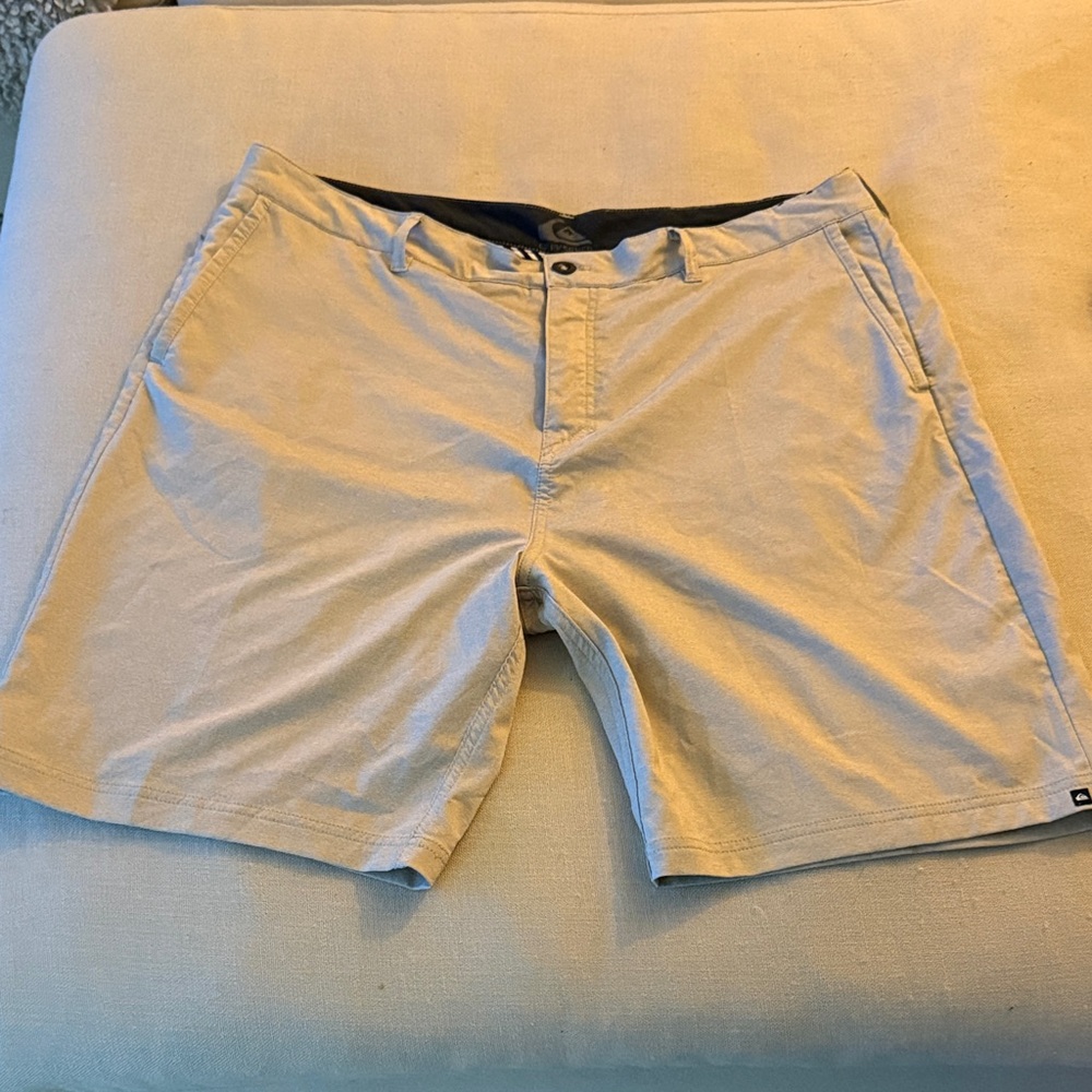 Men's Tan Shorts 40”